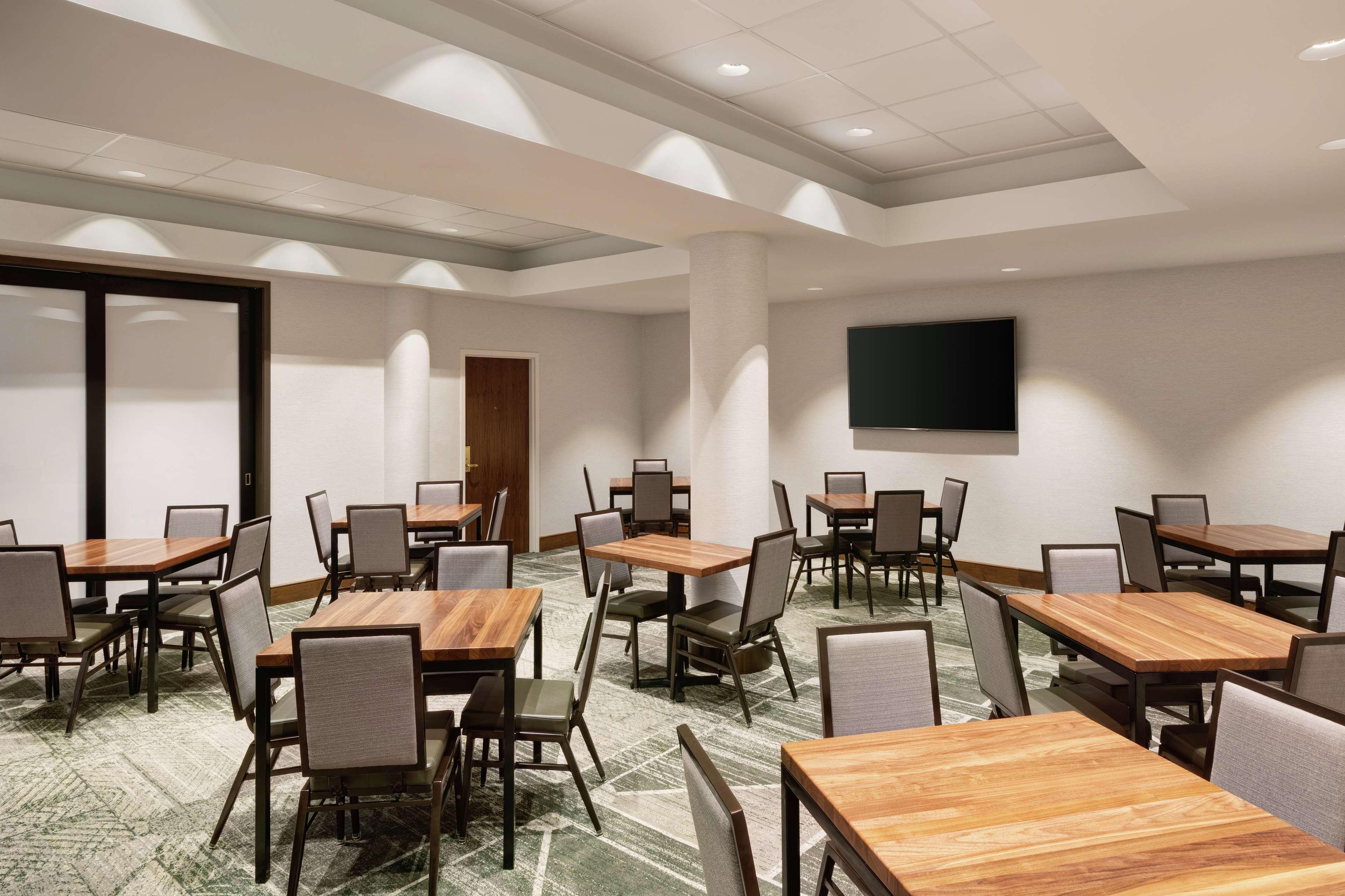 Embassy Suites Tysons Corner Exterior foto